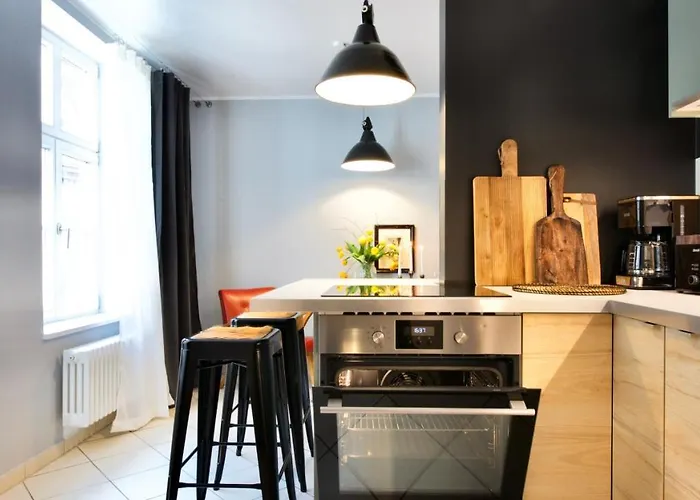 Gelber Loewe - In Der Erfurter Altstadt *