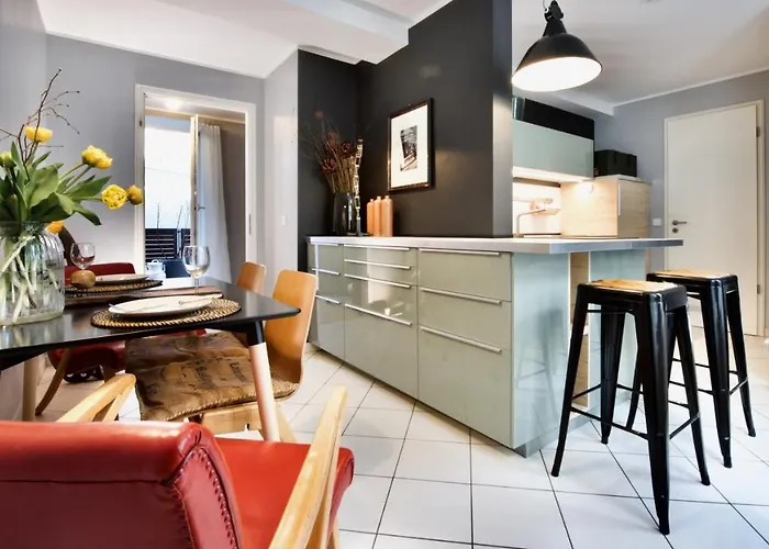 Gelber Loewe - In Der Erfurter Altstadt *